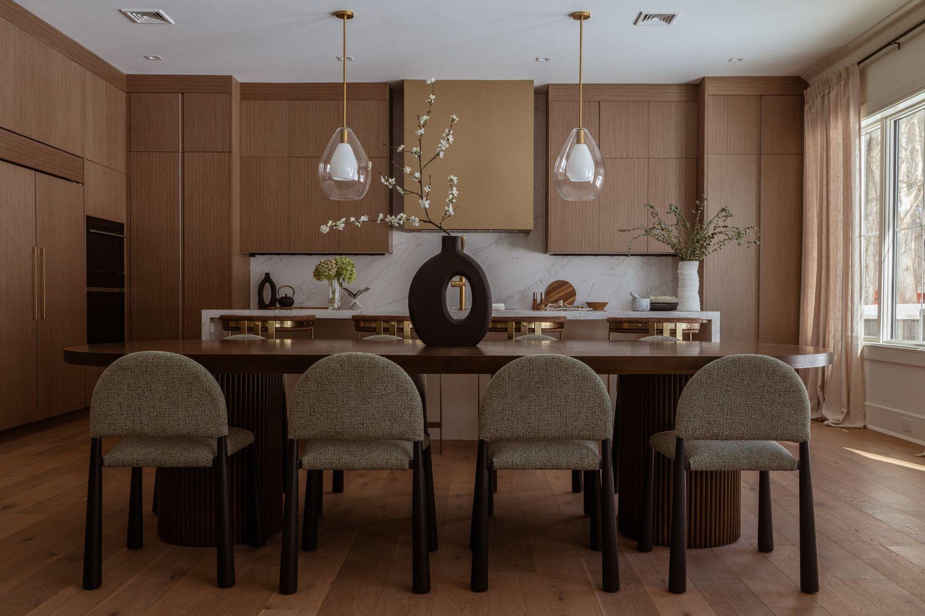 18 Paris, Rockleigh, New Jersey, staged by Stage One